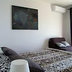 דירה Ellalinda אופטיה
