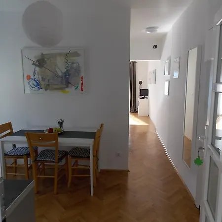 Appartement Ellalinda *