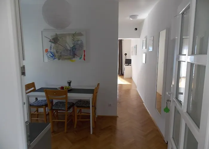 Appartement Ellalinda *