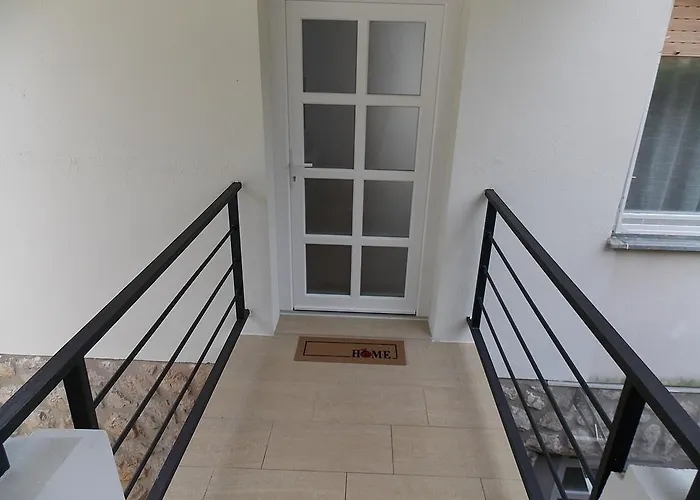 Ellalinda Опатия